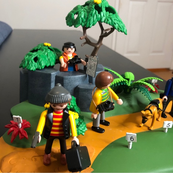 Playmobil Retired Superset 3136 Police Robber Set - Picture 3 of 15